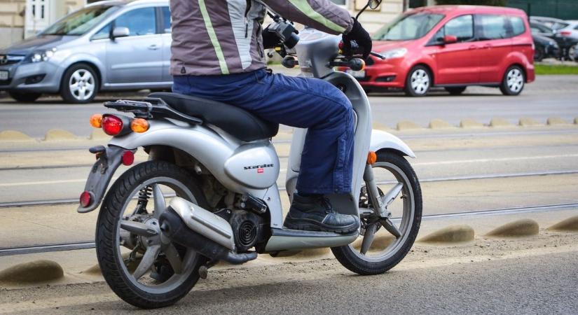 El sem hinné, hányan közlekednek így az utakon, pedig ha beüt a baj, akár milliókat bukhatnak
