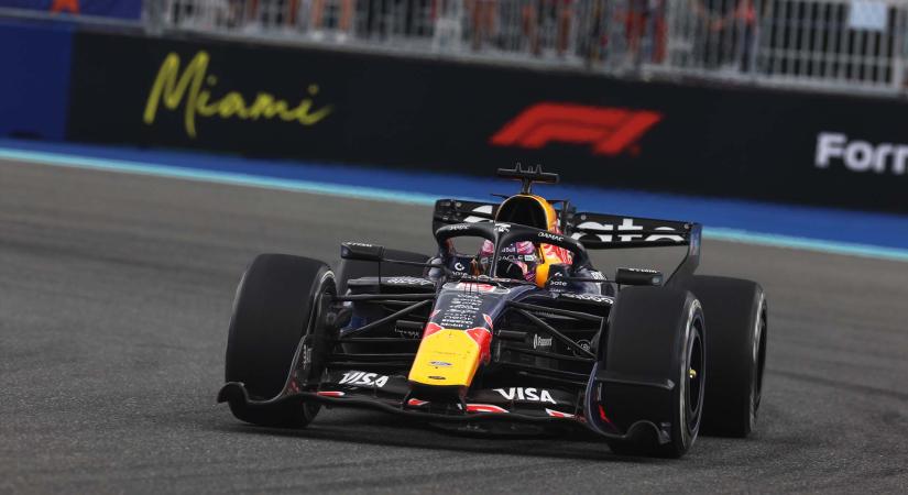 Red Bull: Verstappen megpördülése után kockázatot kellett vállalnunk