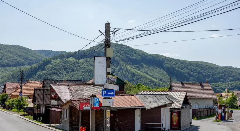 Egy éve árasztotta el a víz a parajdi sóbányát: se bánya, se turisták, se felelősök - képgaléria