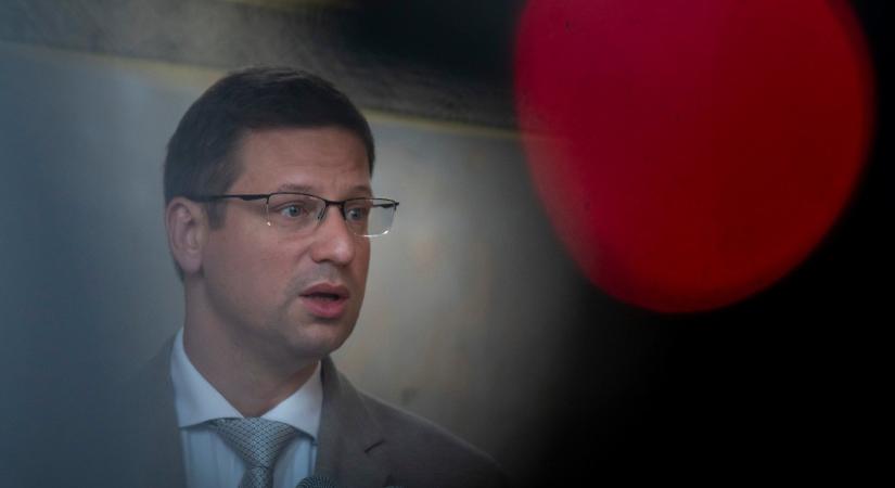 Gulyás Gergely: mindenkit meg fogunk védeni, akit alaptalanul rágalmaznak