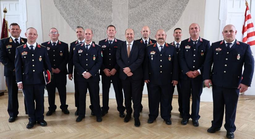 A város büszkeségei: kiderült, kik lettek idén a legkiválóbb életmentők Komáromban