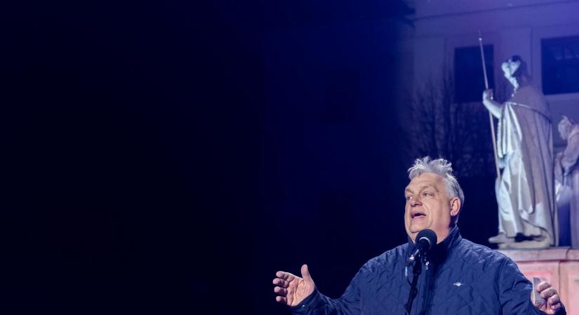 Nyomoznak a fekete ruhások ügyében, akik ellentüntetőket vegzáltak Orbán Viktor győri rendezvényén