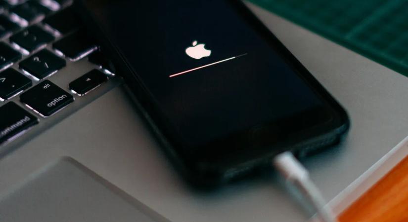 Sokkoló hiba: Hiába dugod töltőre, nem ébred fel a halálból az iPhone 17 széria több modellje!