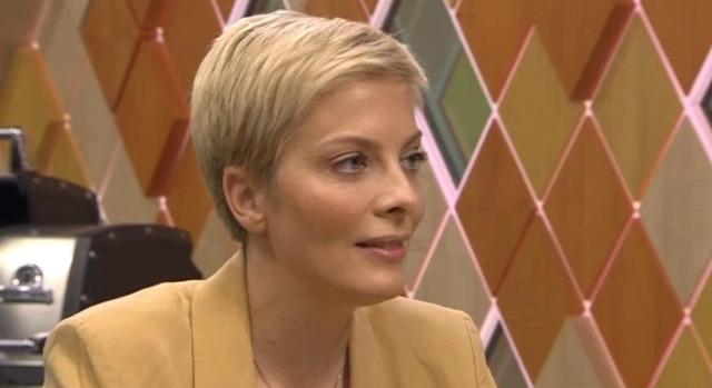 Tatár Csilla a reptéren csípte el Magyar Pétert