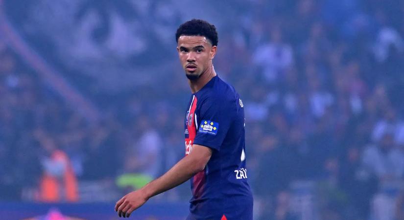 Egy-egy változás a kezdőkben: a PSG-nél Zaire-Emery a jobbhátvéd, a Bayernnél Laimer váltotta Daviest