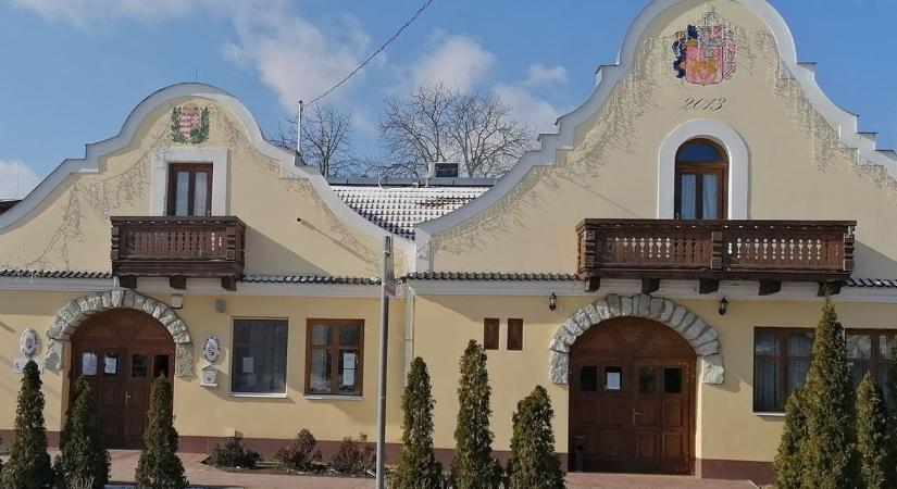 Feloldhatatlan ellentétek: feloszlatta magát a hajdú-bihari település képviselő-testülete