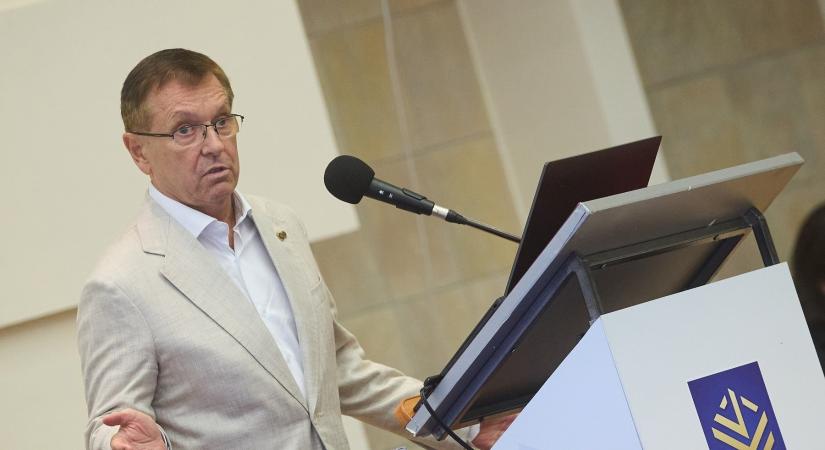 Matolcsy György válik, de a tárgyalását kihagyta
