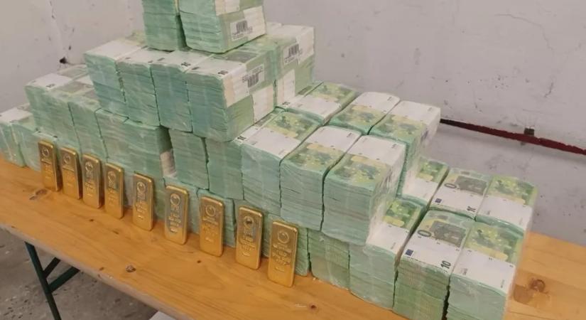 Hungary returns seized cash and gold to Ukrainian bank, Zelensky announced