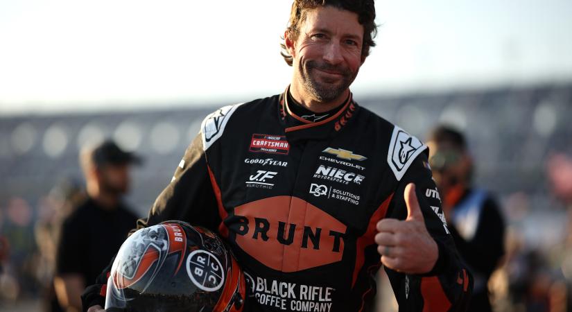 Újabb NASCAR-futamon indul Travis Pastrana
