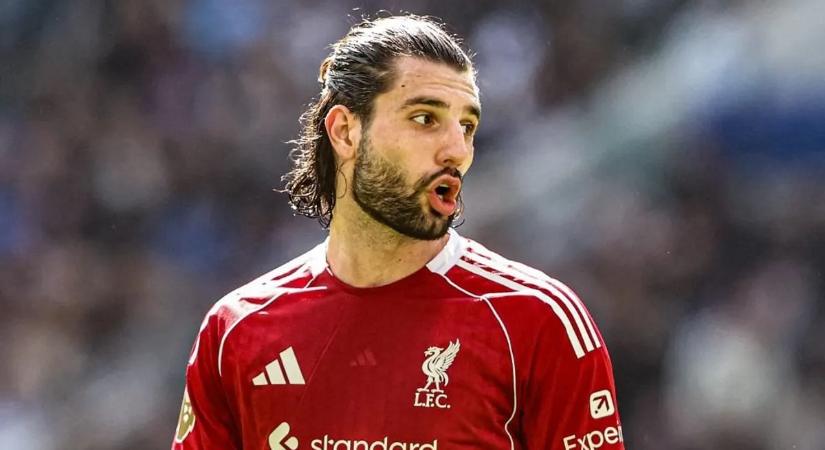 Kipukkadt a világbajnok sztár, lépnie kell a Liverpoolnak