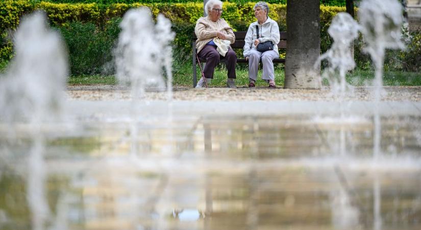 Újra csobognak Sopron szökőkútjai - fotó, videó