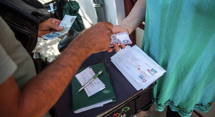 Nagy változás a májusi nyugdíjak kifizetésében, akár 12 nap is lehet az eltérés