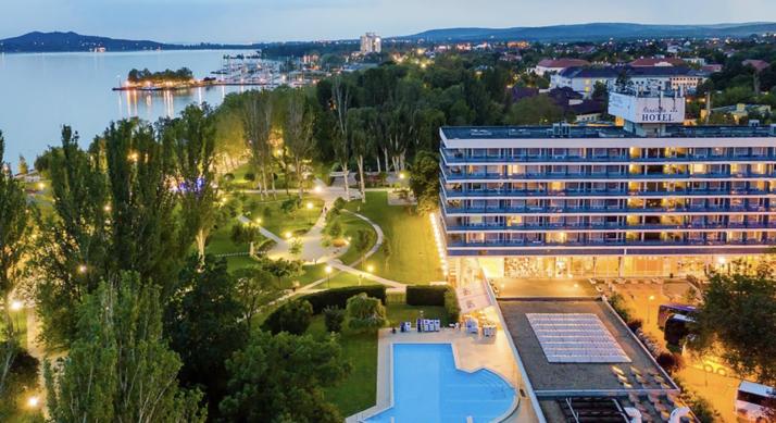 Nagy átalakuláson volt a Danubiusnál – 50 milliárdból újultak meg a szállodák