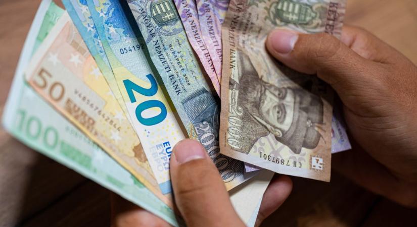 A négyéves csúcs megdöntése után tovább erősödött a forint