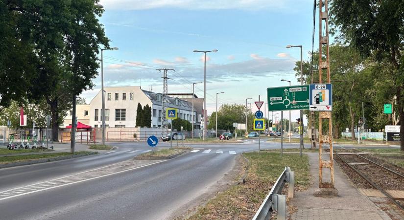 Pillanatok alatt elszabadultak az indulatok a szegedi körforgalomnál