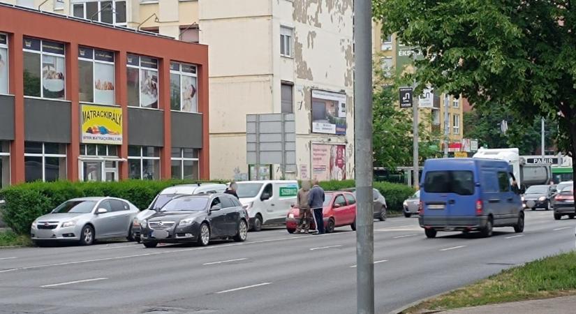Baleset történt a belvárosban, komoly késésekre lehet számítani