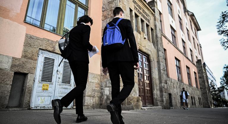 Több mint 76 ezren ülnek neki az érettségi legnépszerűbb választható tárgyának