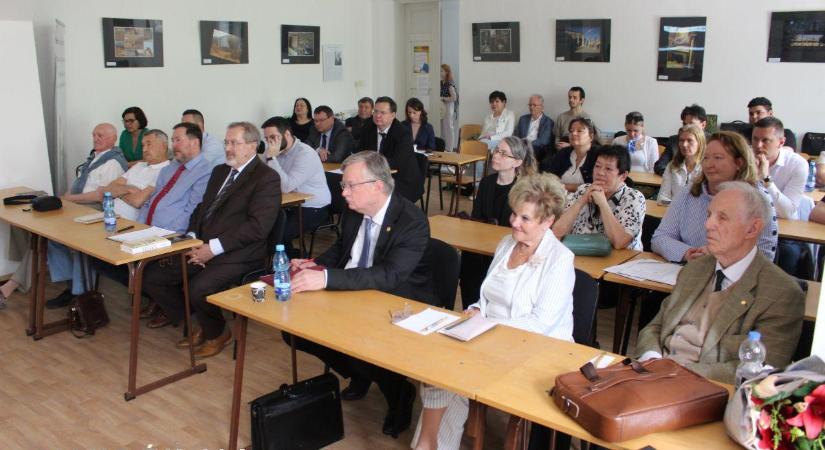 Hazafiság, emlékezet, felelősség – konferencia Jókairól és Széchenyiről