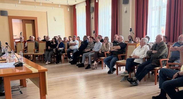 Sok érdeklődőt vonzott a hirtelen meghirdetett közmeghallgatás