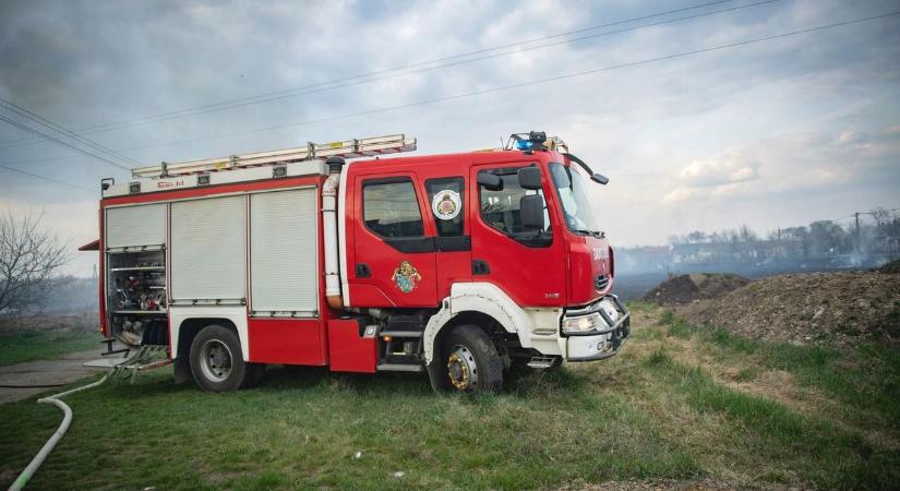 Vészhelyzet: lakóházak és erdő került veszélybe Szabolcs vármegyében – fotókkal