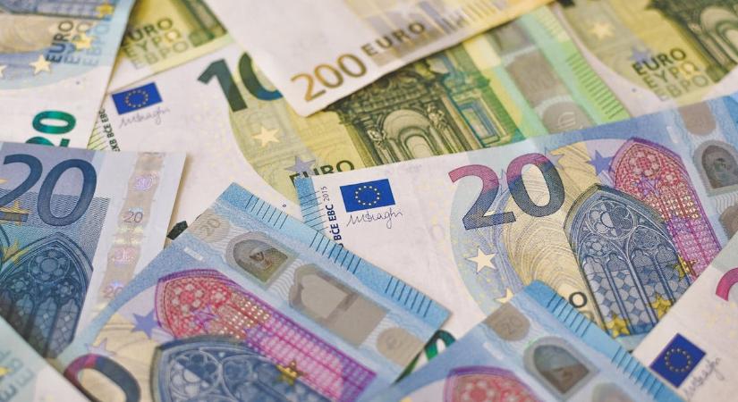 Itt az időpont: ekkor búcsúzhatunk a forinttól Magyarországon
