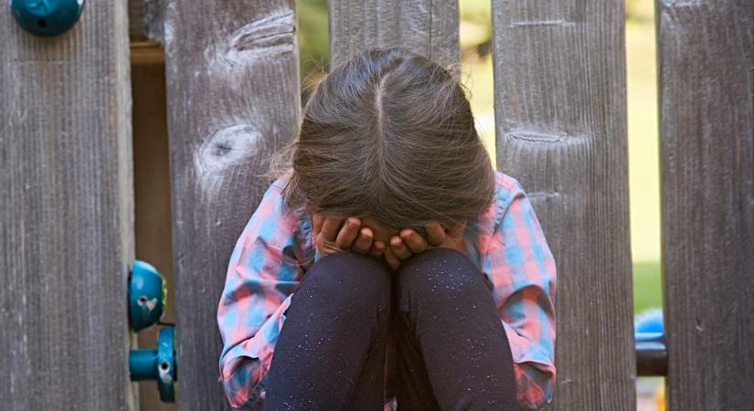 „Szerelem miatt költöztem el, sajnálom, hogy otthagytam a gyerekeket” – mondta a nő, aki hetekre sorsukra hagyta a négy gyermekét, majd lemondott róluk