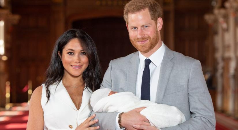 Archie herceg 7 éves lett: Meghan Markle egy babakori és egy friss fotóval köszöntötte fiát