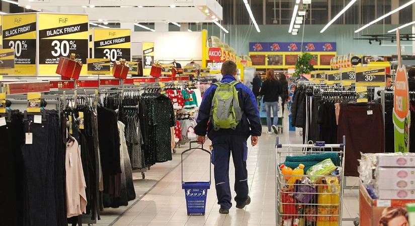 Szélesre nyíltak a magyar pénztárcák, rég nem látott lendületben a kiskereskedelem