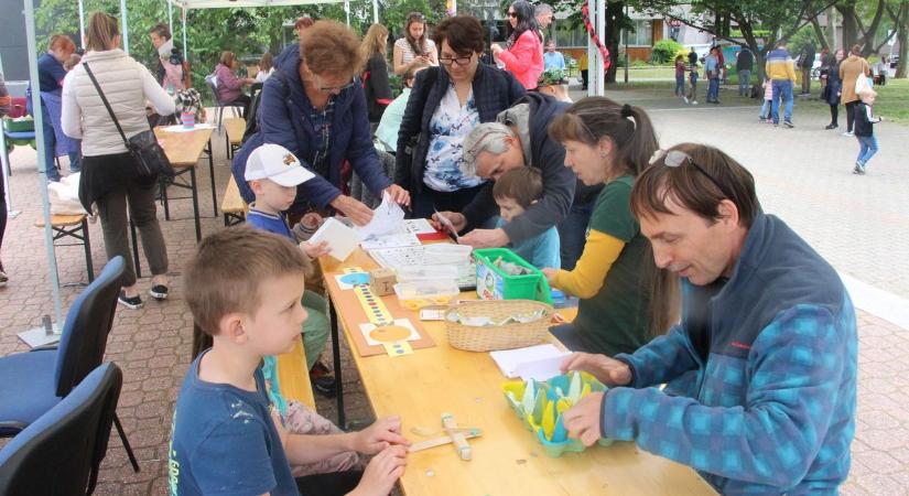 Színes programokkal vár a Könyvtári Majális