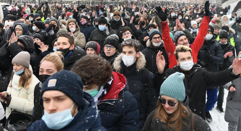 Főiskolai vezetők fenyegettek meg egy 18 éves orosz diákot, amiért elment az egyik Navalnij-tüntetésre