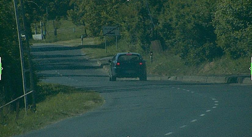 Súlyos árat fizetett a gyorshajtásért: 134-gyel repesztett a faluban - fotó