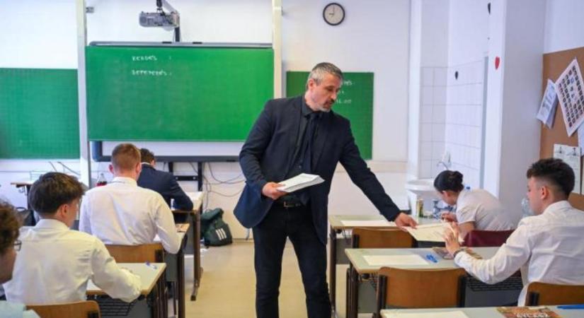 A debreceni diákoknál is elkezdődtek az angol írásbeli érettségik
