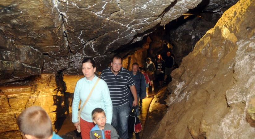 Átmenetileg bezár az Abaligeti-barlang és a Denevérmúzeum