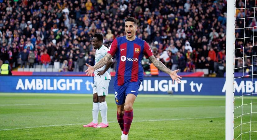 Hansi Flick kedvence Barcelonában maradna, de a szaúdiak keresztbe tehetnek