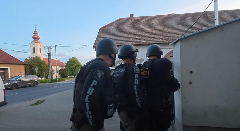 Brutális rajtaütés: hajnali akcióban csaptak le az ausztriai betörőbandára