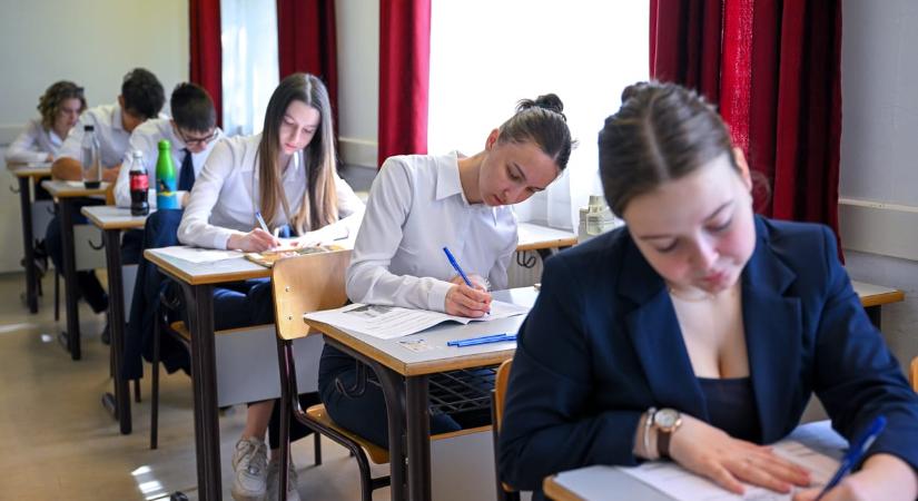 Nem feltétlen csak az angoltudást mérte - ez a szaktanár véleménye az angolérettségi íráskészség részéről