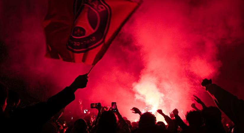 Gyújtogatás, könnygáz, 127 előállítás: Így "ünnepelték" a PSG budapesti BL-döntőbe jutását Párizsban - videó