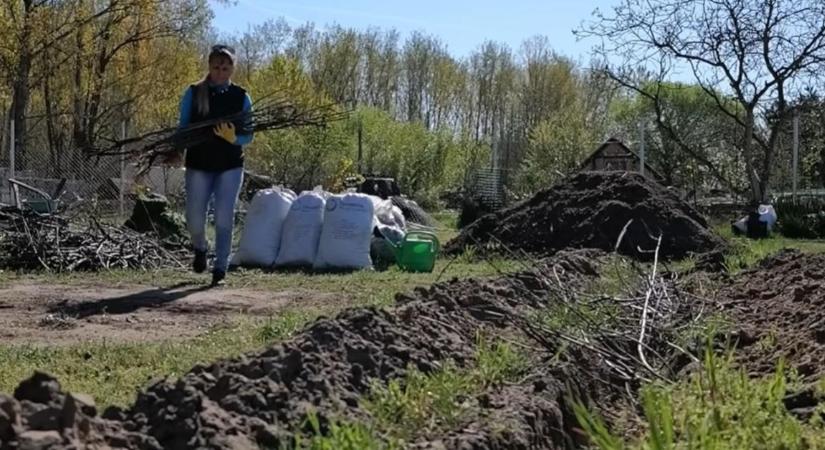 Vízmegtartó bioágyás: aszályban mindenki ilyet készít