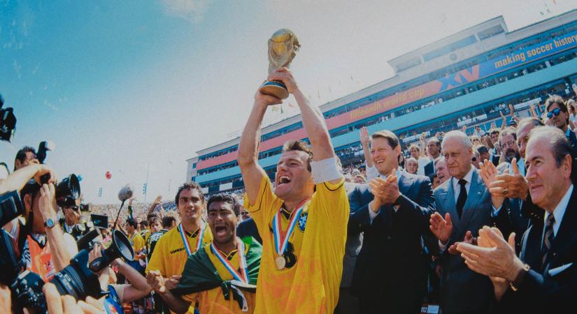 Már holnap a Netflixen: Inspiráló dokumentumfilm jön az 1994-es focivébé brazil csapatáról