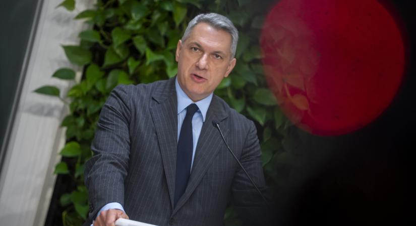 Lázár János érvénytelenítette a Pázmány Campus közbeszerzési eljárását