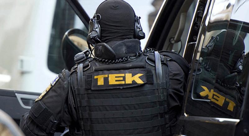 Kirúgják a TEK vezéreit, de a szervezet marad