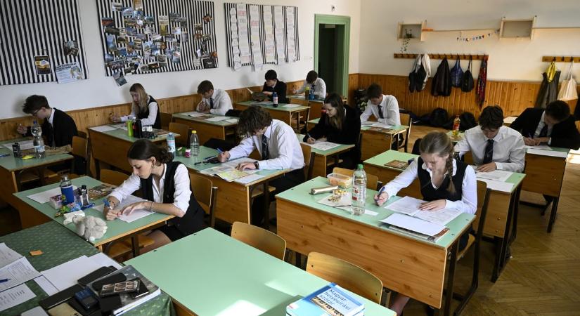 Mutatjuk az angolérettségi íráskészség részének nem hivatalos megoldásait