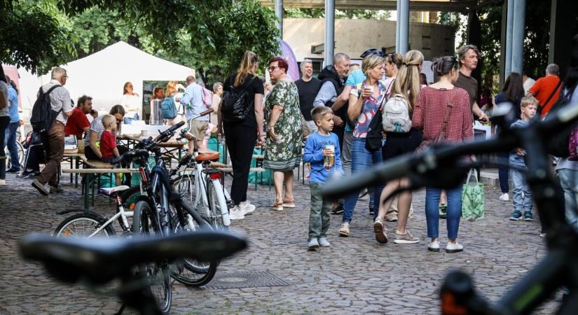 Különleges reggeli várja, melyhez ön is csatlakozhat, ha két kerékre pattan