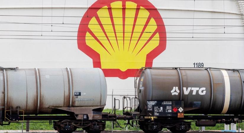 Nagyot kaszált a háborún a Shell, az osztalékot is megemeli, de a részvényesek nem bonthatnak pezsgőt