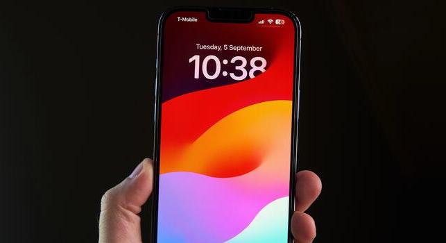 Videón áll modellt az ősszel érkező hajtogatható iPhone