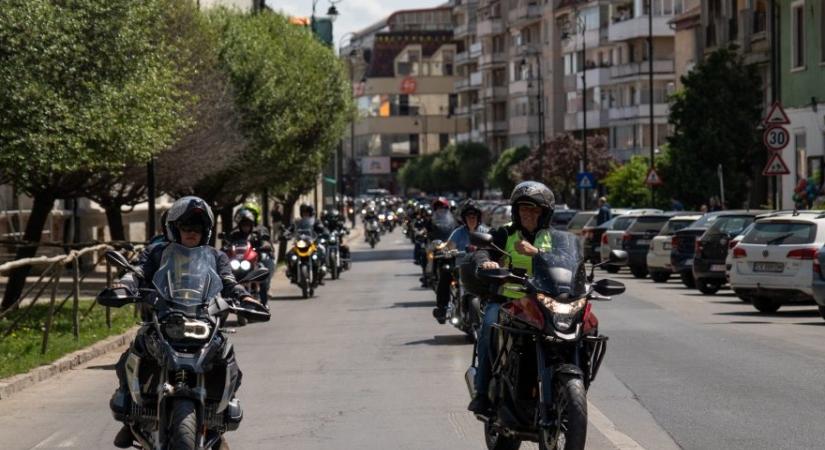 Motorosok lepik el Háromszéket – Két városból indulnak, egy hatalmas menetté állnak össze
