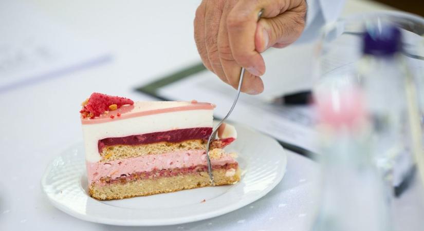 Óriási siker - siófoki cukrász a legjobb 6 között a Magyarország tortája döntőjében