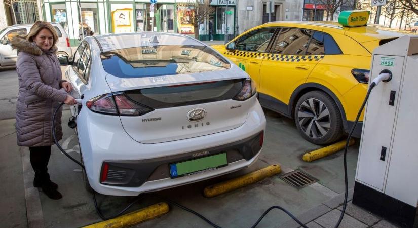 Elektromos vagy hagyományos autó? Most végre pontot tettek a mérnökök a nagy dilemma végére