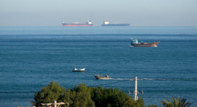 Eeurópai hadiflotta indult útnak, sorsdöntő alkut ajánlottak Iránnak