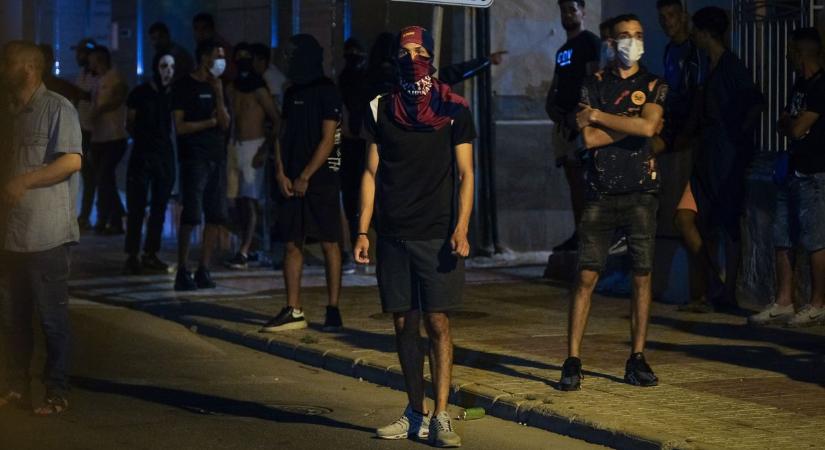 Európa egyre nyíltabban csúszik a káoszba a migráció miatt (videó)